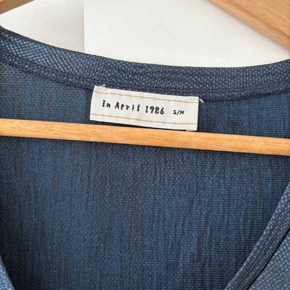 Metallic thread sparkly t shirt - Picture 3 of 4